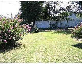 3rd image of 1104 Cavalier Blvd