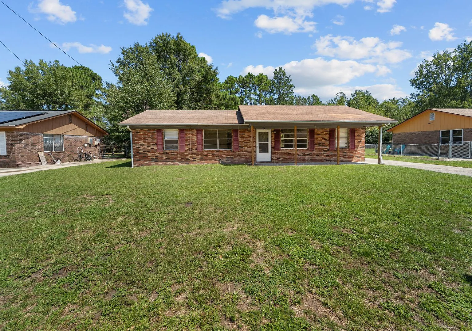 Bright & Spacious 4BR Ranch Home Near Fort Stewart — Photo 1
