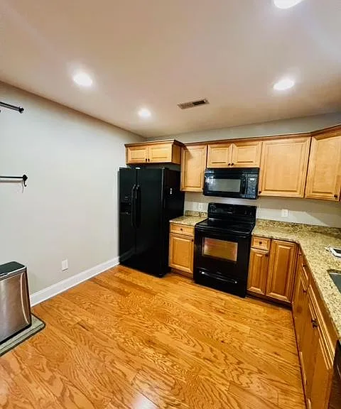 215 Harding Rd — Photo 5