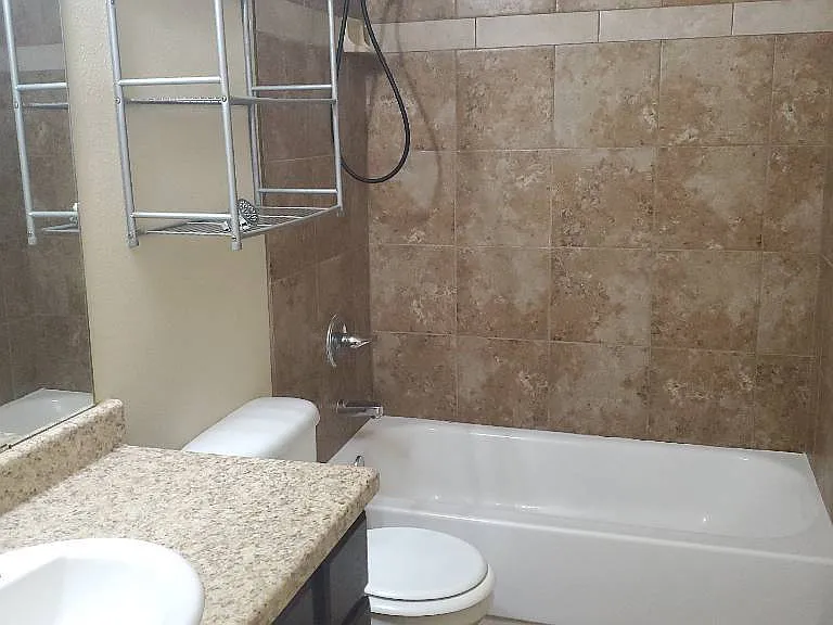 1207 Cavalry Ln #B — Photo 9