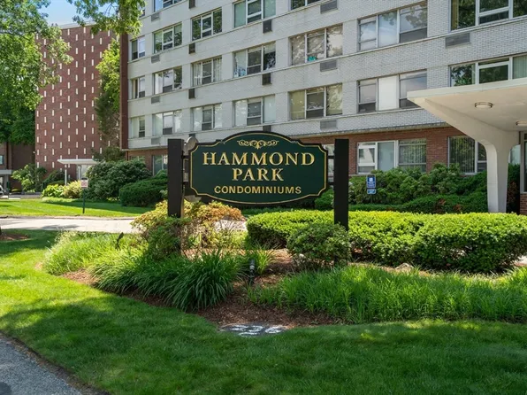 20 Hammond Pond Pkwy #302, Newton Center, MA 02459