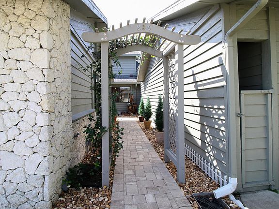 2nd image of 230 Deer Lake Cir