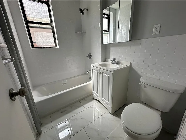 462 Kennedy Blvd #24F — Photo 4
