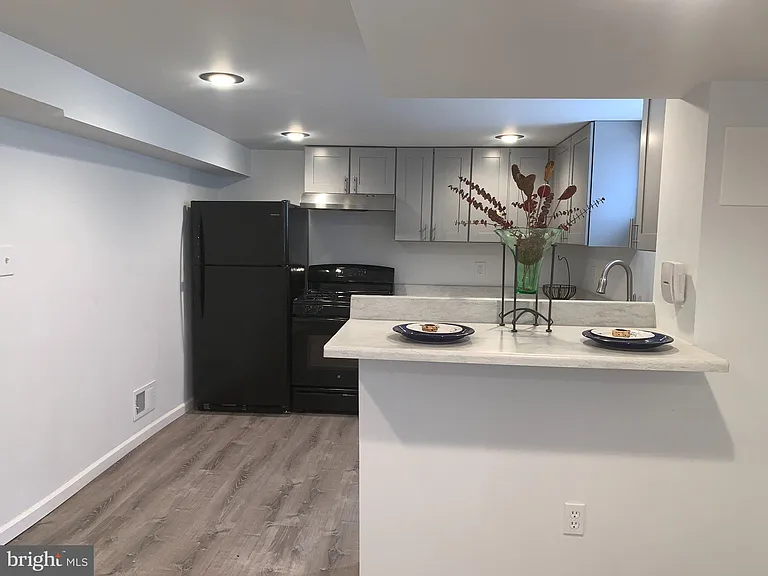 3820 Allison St — Photo 2