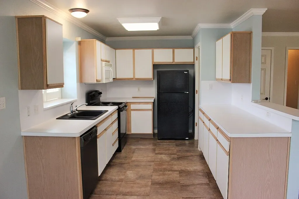 347 Stone Hill Dr - 4 — Photo 2