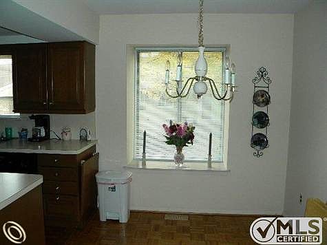 dining/breakfast nook.jpg