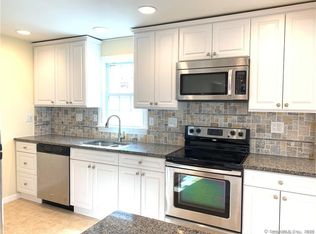 89 Cortland Cir, West Hartford, CT 06110