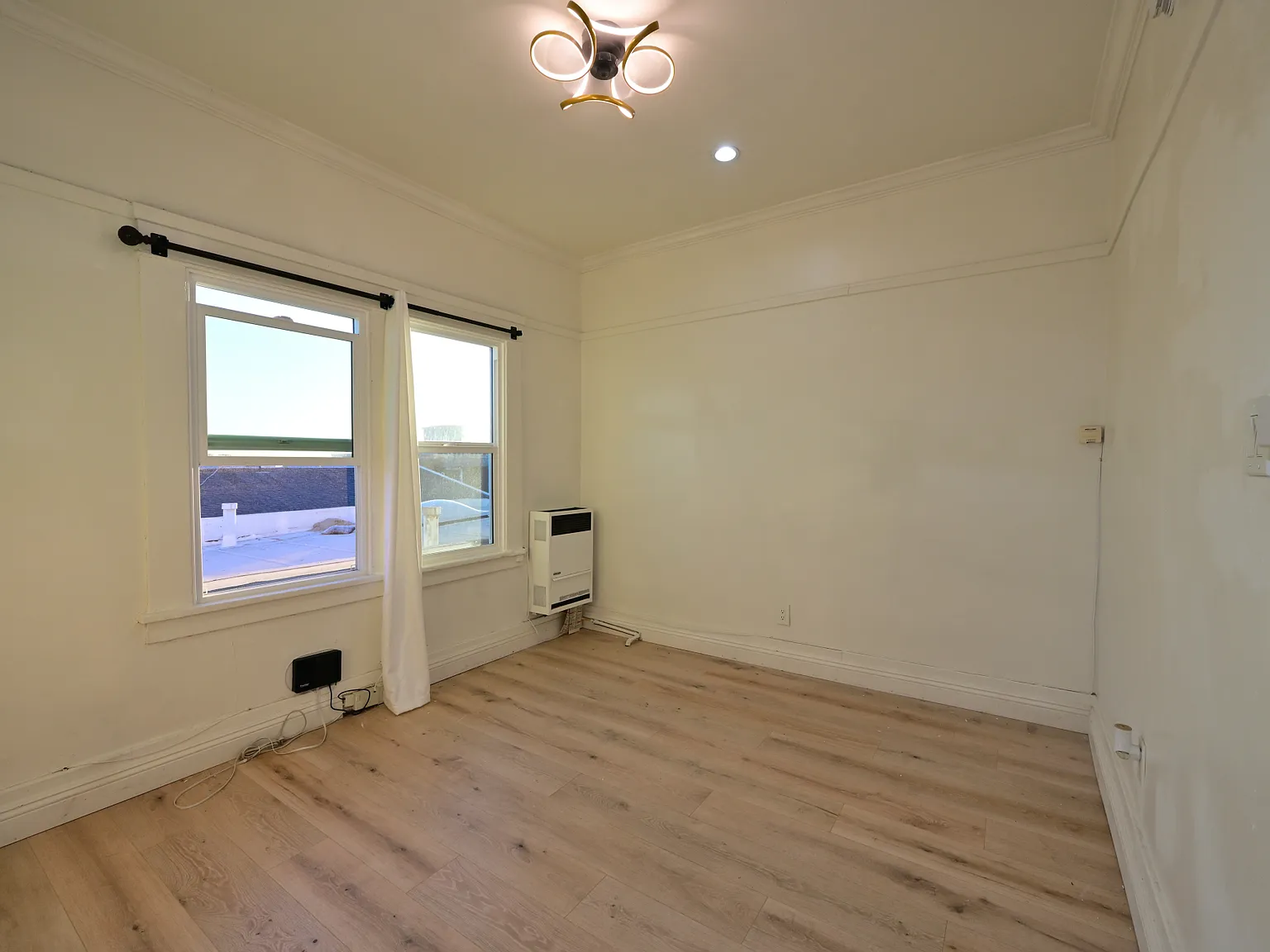 Studio, 325 sqft, $2,200 — Photo 1
