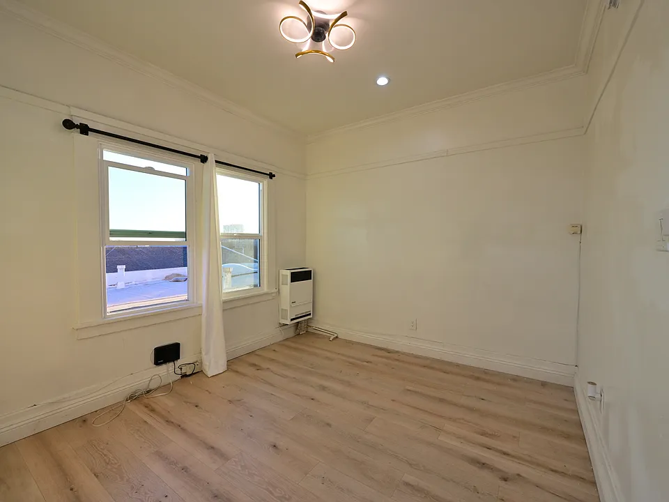48 Navy St #16