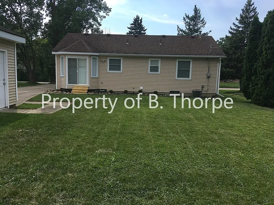 2655 Dearborn Ave — Photo 3