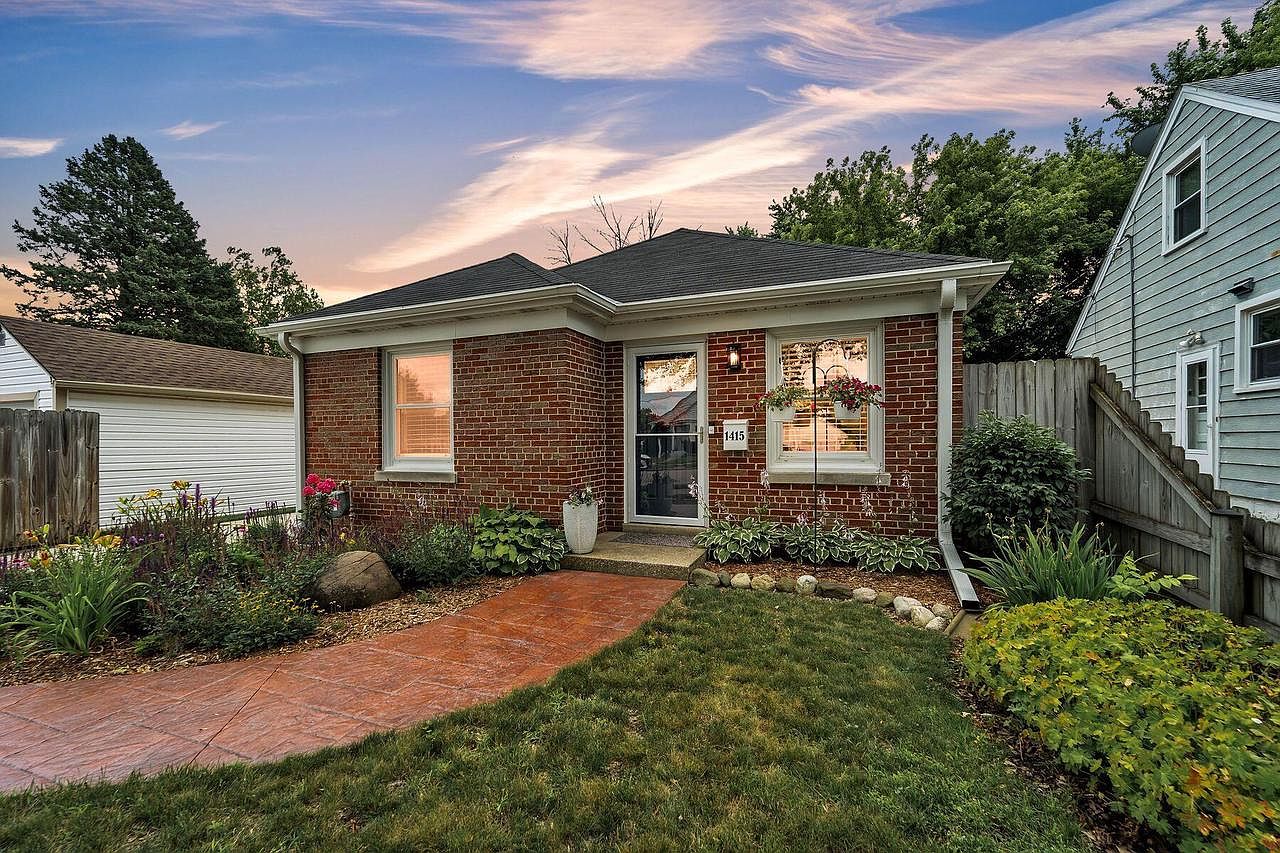 Crestview Racine Wi 1415 Melvin AVENUE, Racine, WI 53402 | Zillow