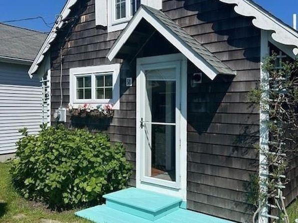 64-58 Burnside Ave, Narragansett, RI 02882