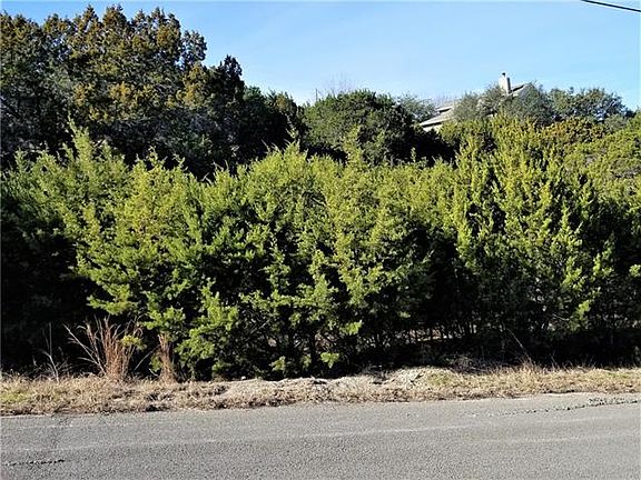 3rd image of 210 Morar Dr