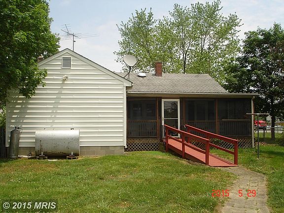 Exterior (Rear)