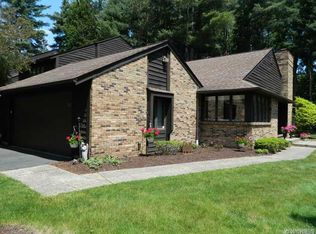 61 Breezewood Cmn, East Amherst, NY 14051