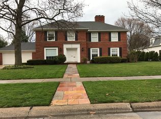 60 S Deeplands Rd, Grosse Pointe Shores, MI 48236