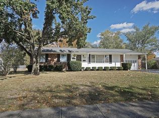 634 Crestview Dr, Lebanon, OH 45036