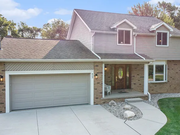 823 Alpine Trl, Fenton, MI 48430