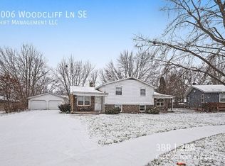 3006 Woodcliff Ln SE, Grand Rapids, MI 49546