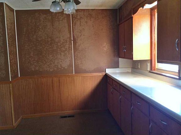 3rd image of 512 S Main St