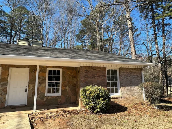5172 Ridge Forest Dr, Stone Mountain, GA 30083