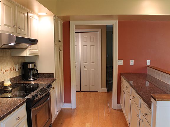 5th image of 2907 Tall Oaks Dr