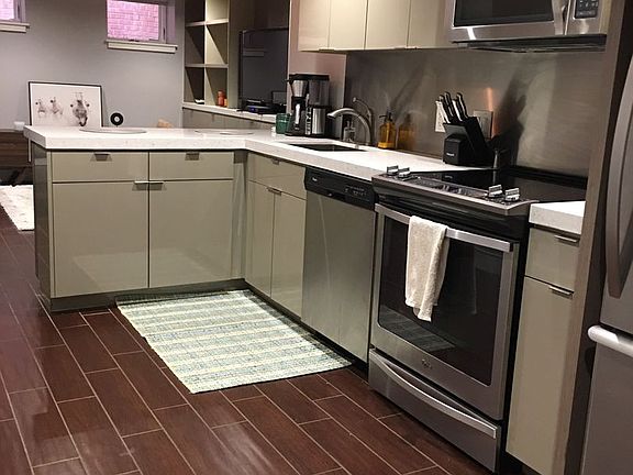 5th image of 110 NW 10th St APT B3
