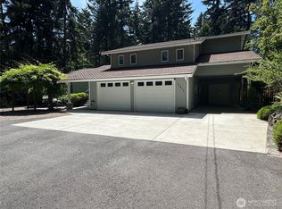 17614 49th St E, Lake Tapps, WA 98391