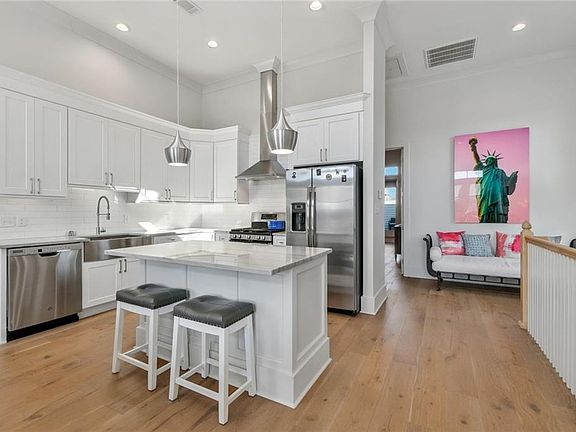 3rd image of 1620 Sauvage St #A