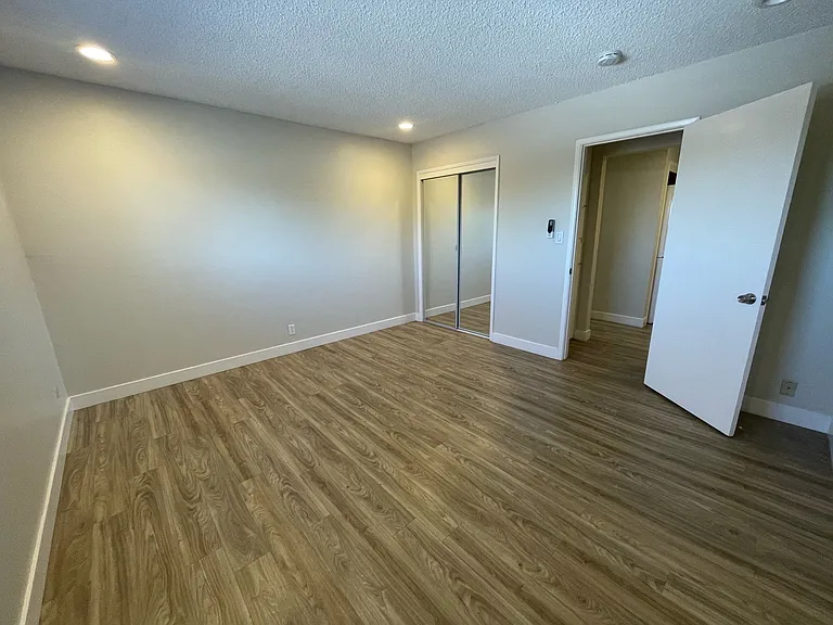 550 N. Fair Oaks Ave — Photo 26