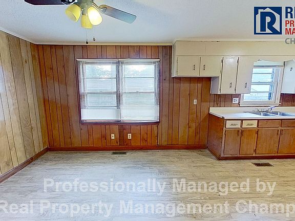 5th image of 209 Sycamore St