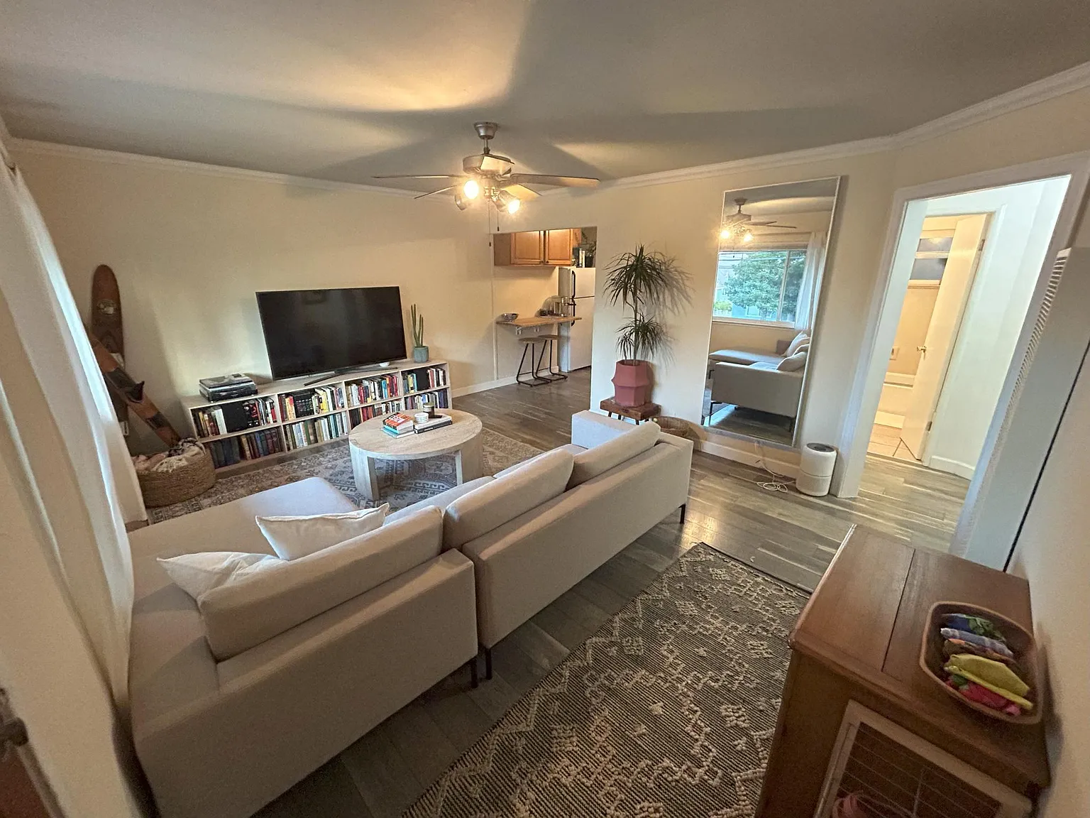 2 bed, 820 sqft, $2,995 — Photo 2