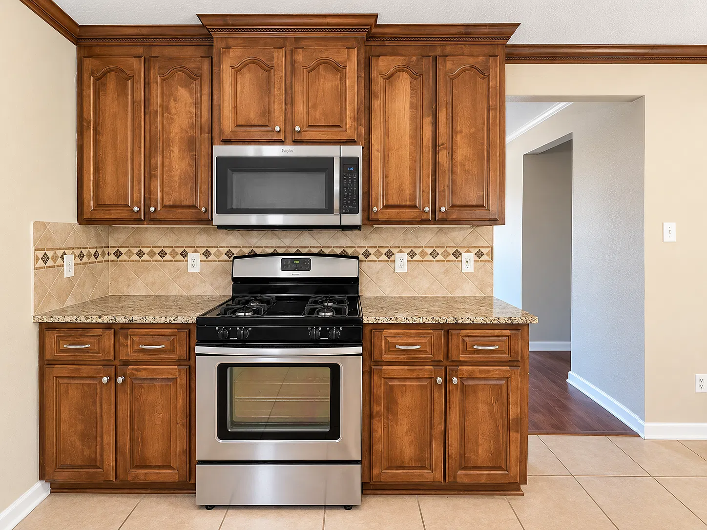 3 bed, 1180 sqft, $1,550 — Photo 4