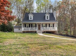 7207 Fairway Pines Ct, Walkertown, NC 27051