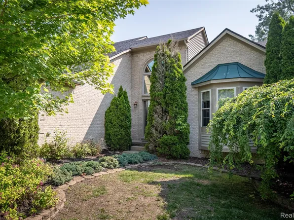 14129 Arlene Ln, Belleville, MI 48111