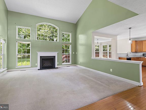 2nd image of 6 Powell Pl