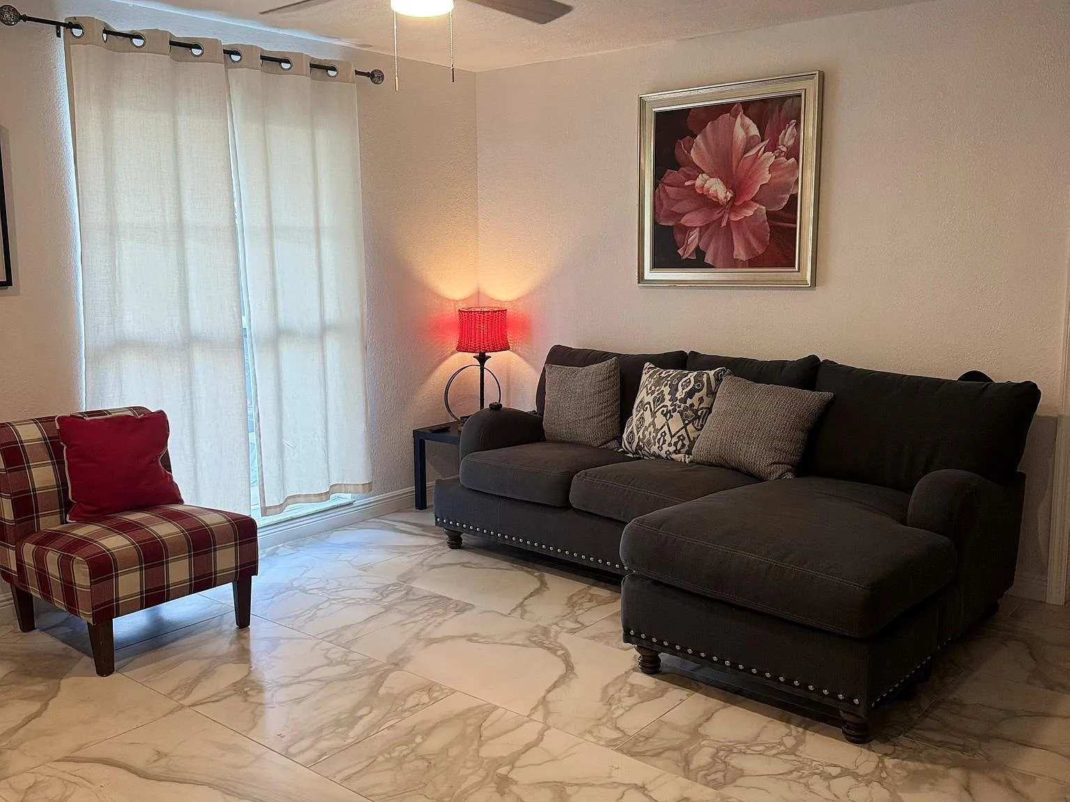 4 bed, 1400 sqft, $2,800 — Photo 2