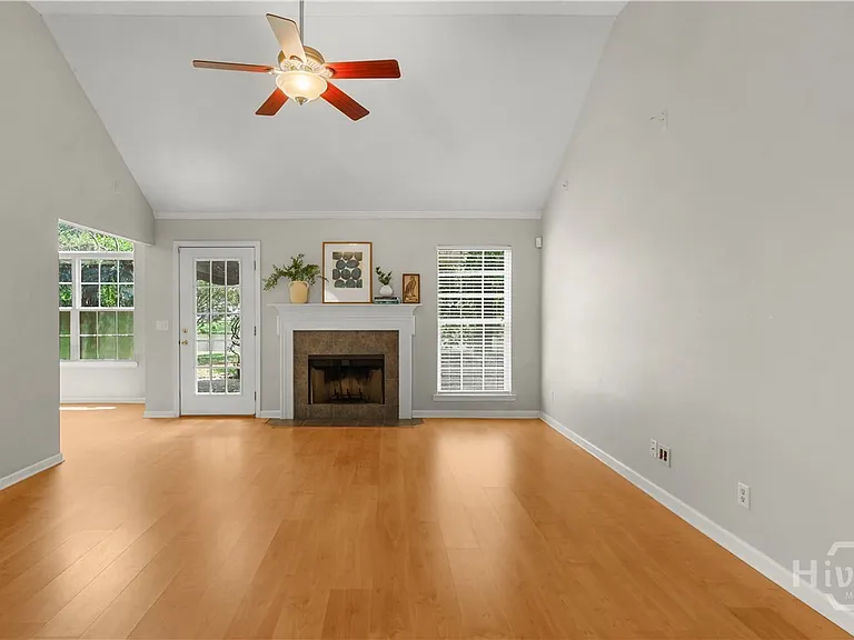 139 Pampas Dr — Photo 5