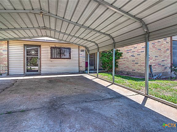 4th image of 6809 Hillcroft Dr