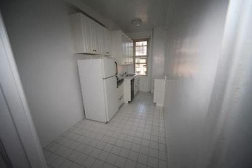 2nd image of 218 Lincoln Pl #10