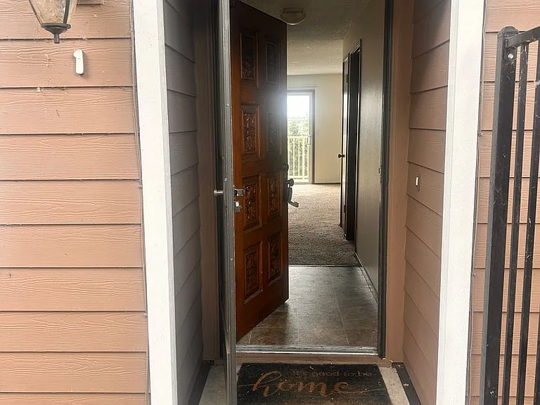 607 R St — Photo 5