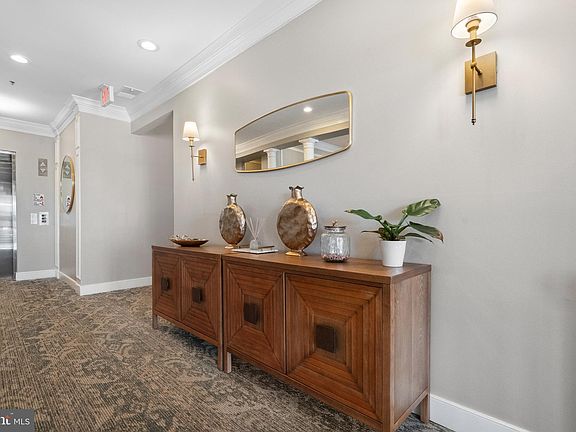 4th image of 171 Somervelle St APT 213