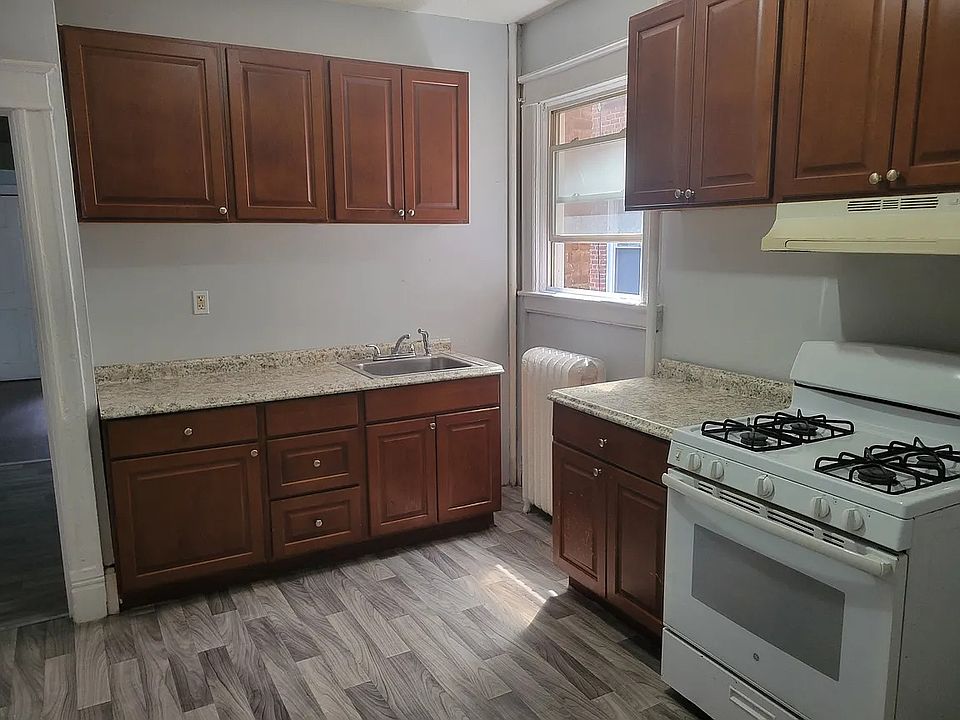 2nd image of 400 Church St APT 2