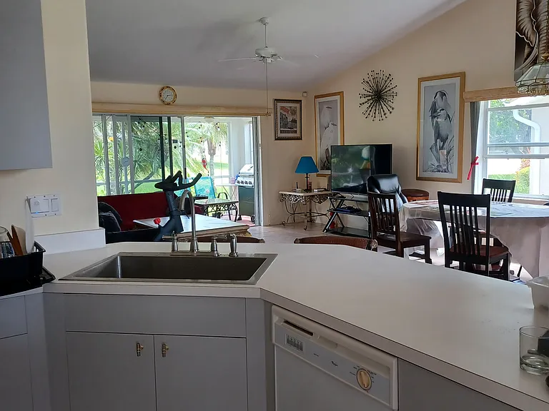 7509 Cameron Cir — Photo 9