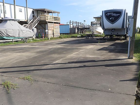 4th image of 197 Catherine Ln