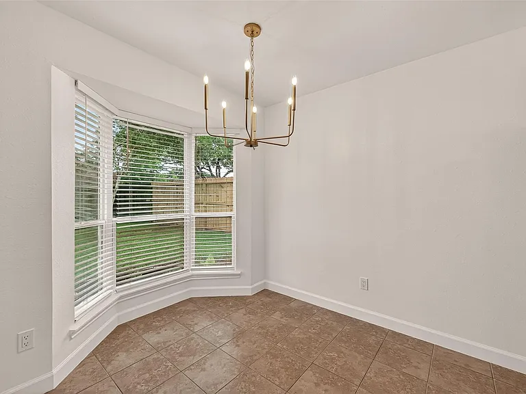 5347 Lincoln Green Dr — Photo 7