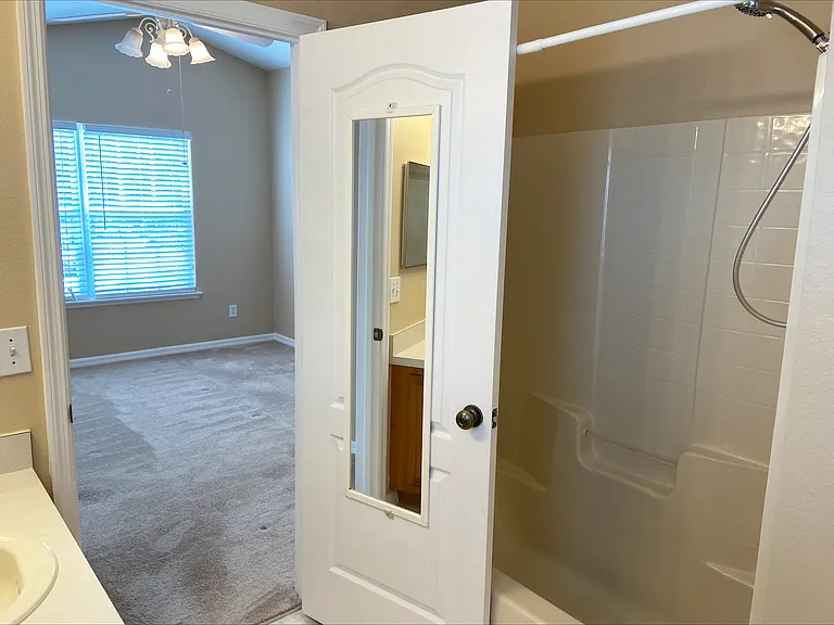 102 Wilton Cir — Photo 9