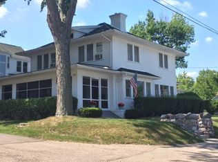 640 Linden Dr, Fontana, WI 53125