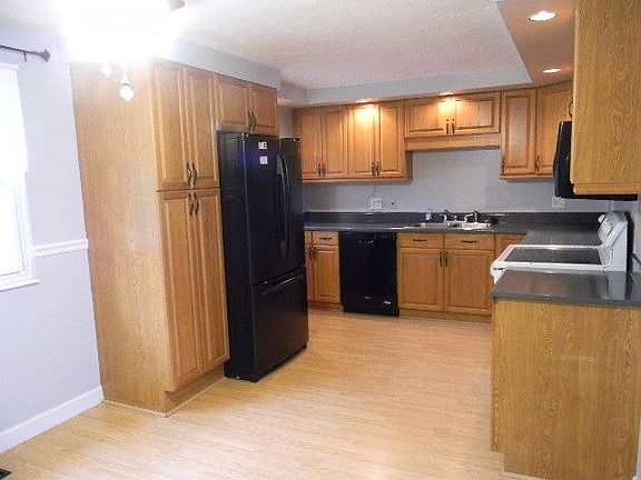 4th image of 6015 Spicewood Ave