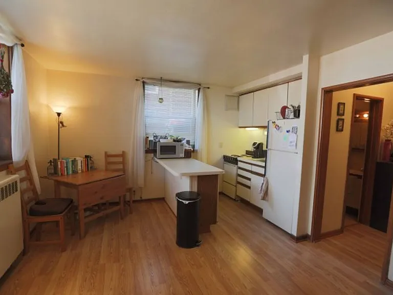 811 Prospect Pl — Photo 3